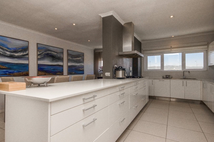 4 Bedroom Property for Sale in Sunset Beach Western Cape